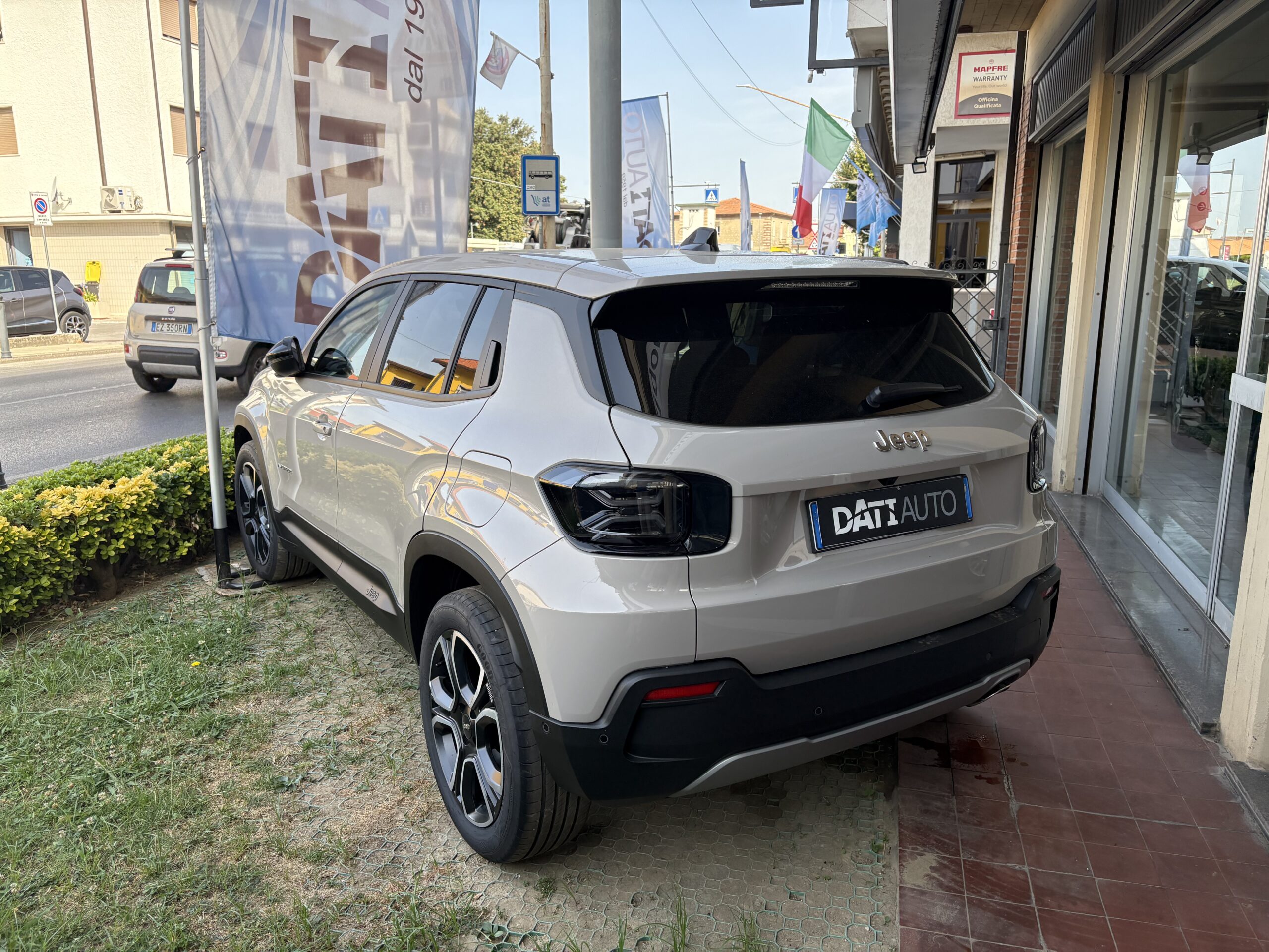 Jeep Avenger 1.2 Hybrid Summit