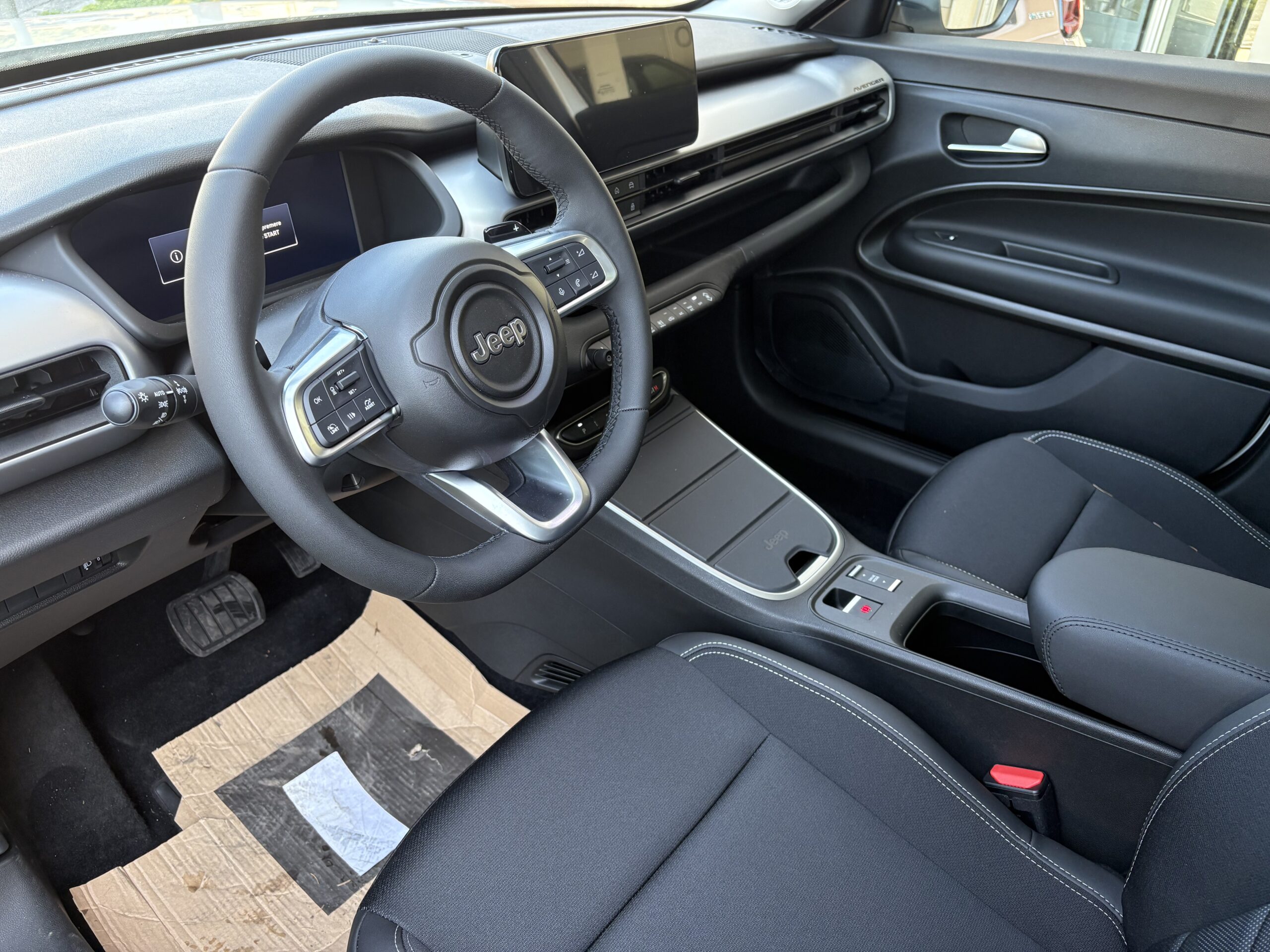 Jeep Avenger 1.2 Hybrid Tech&Sky