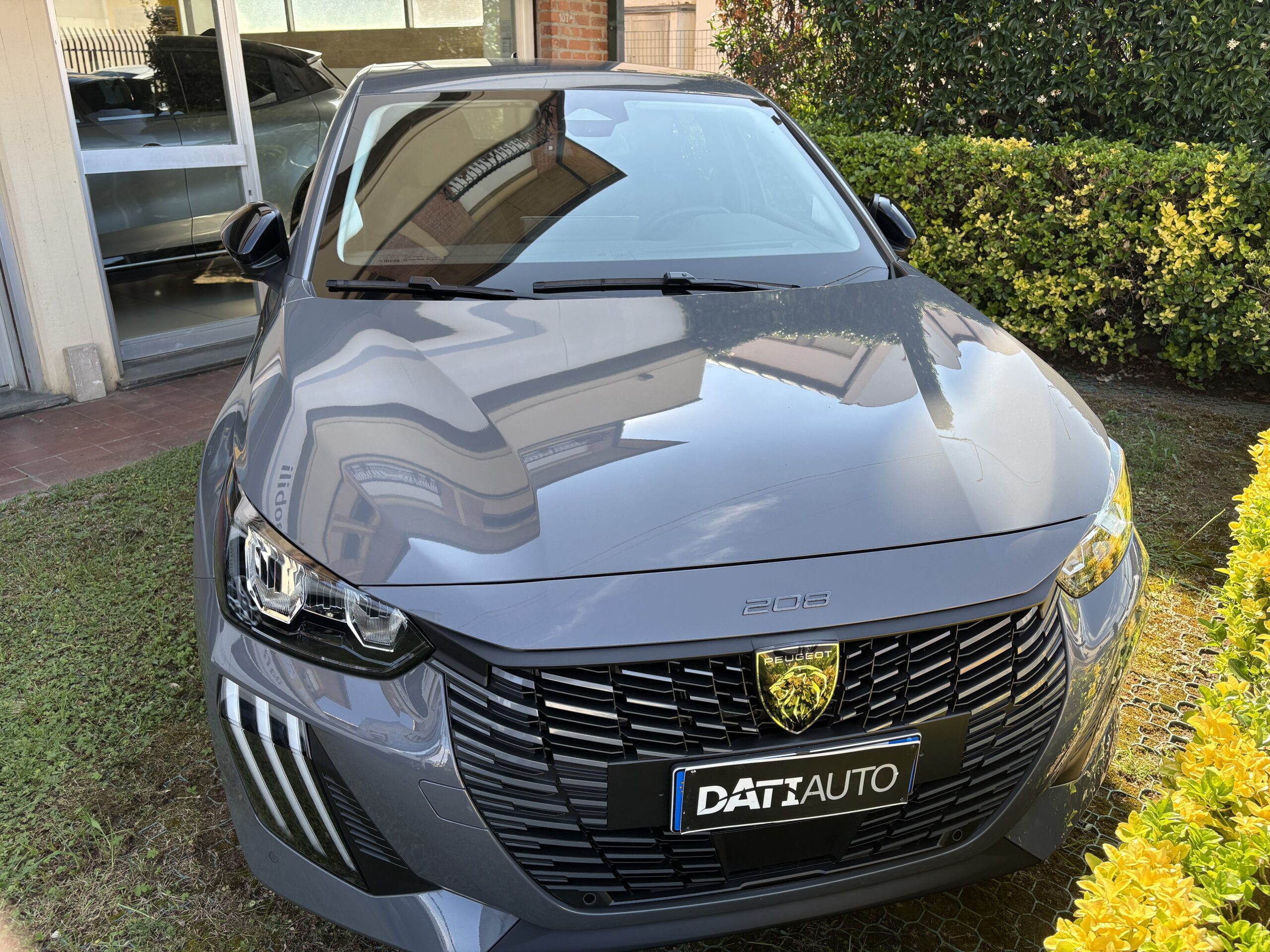 Peugeot 208 1.2 Hybrid Allure