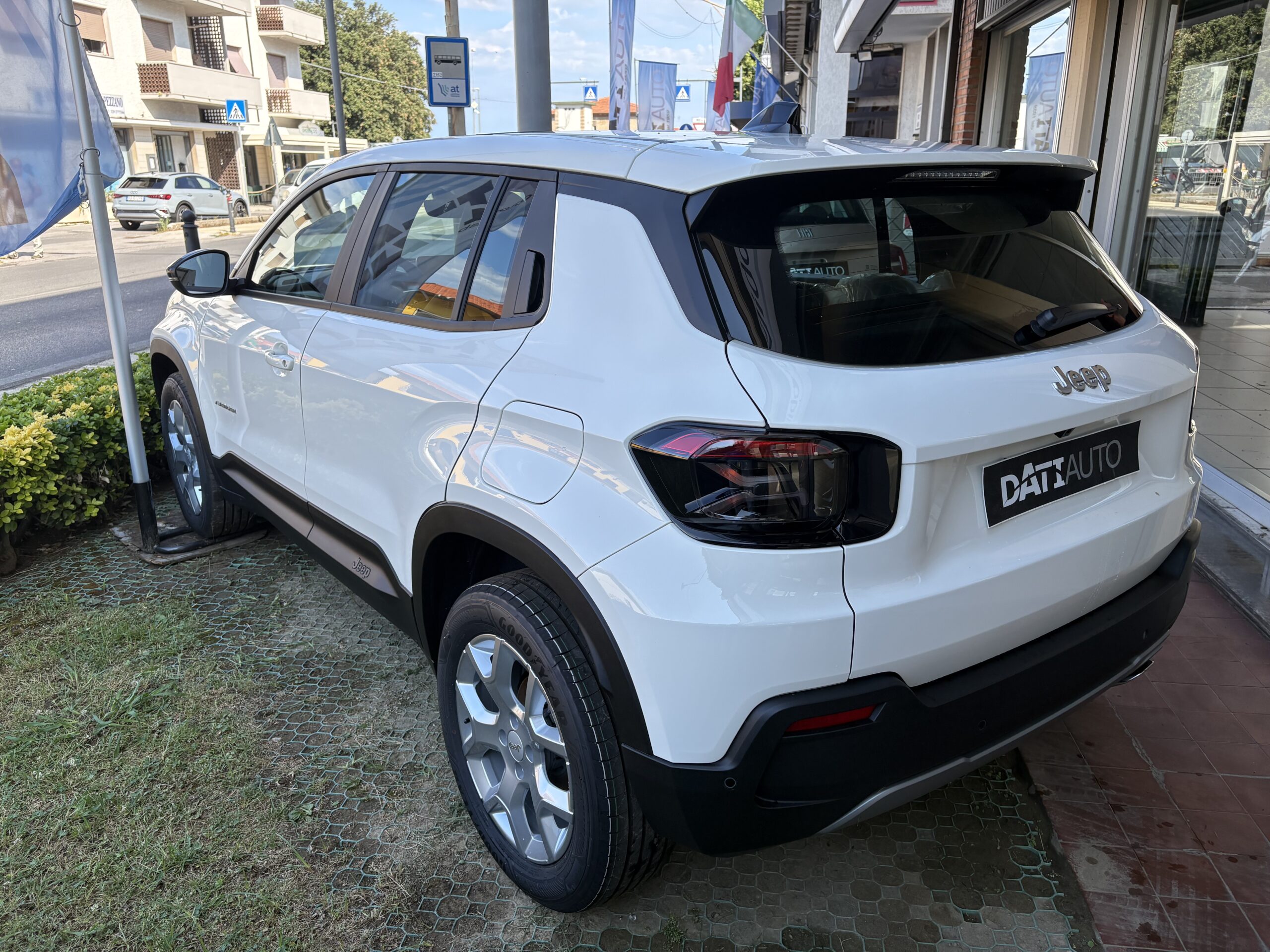 Jeep Avenger 1.2 Hybrid Tech&Sky