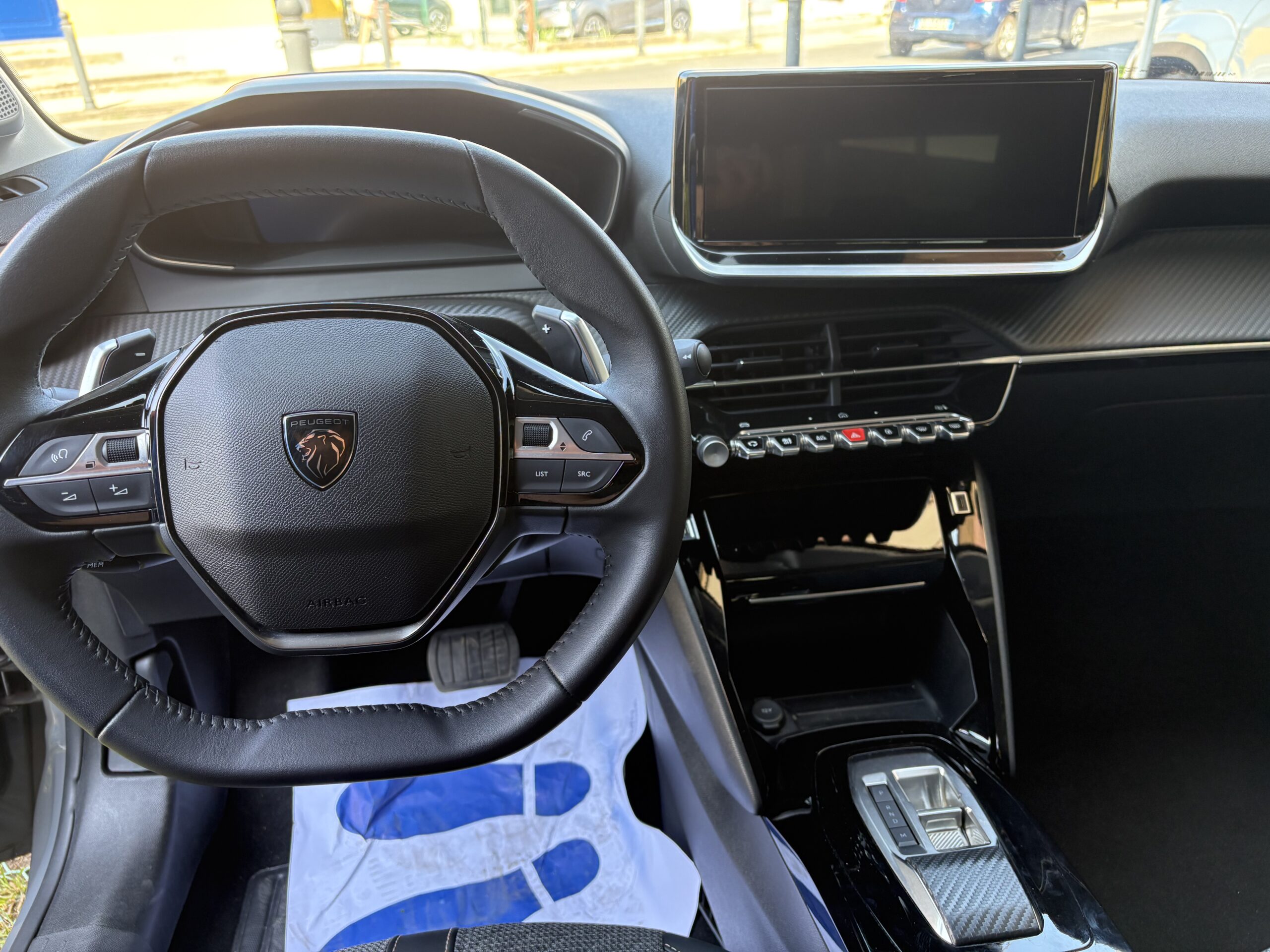 Peugeot 208 1.2 Hybrid Allure