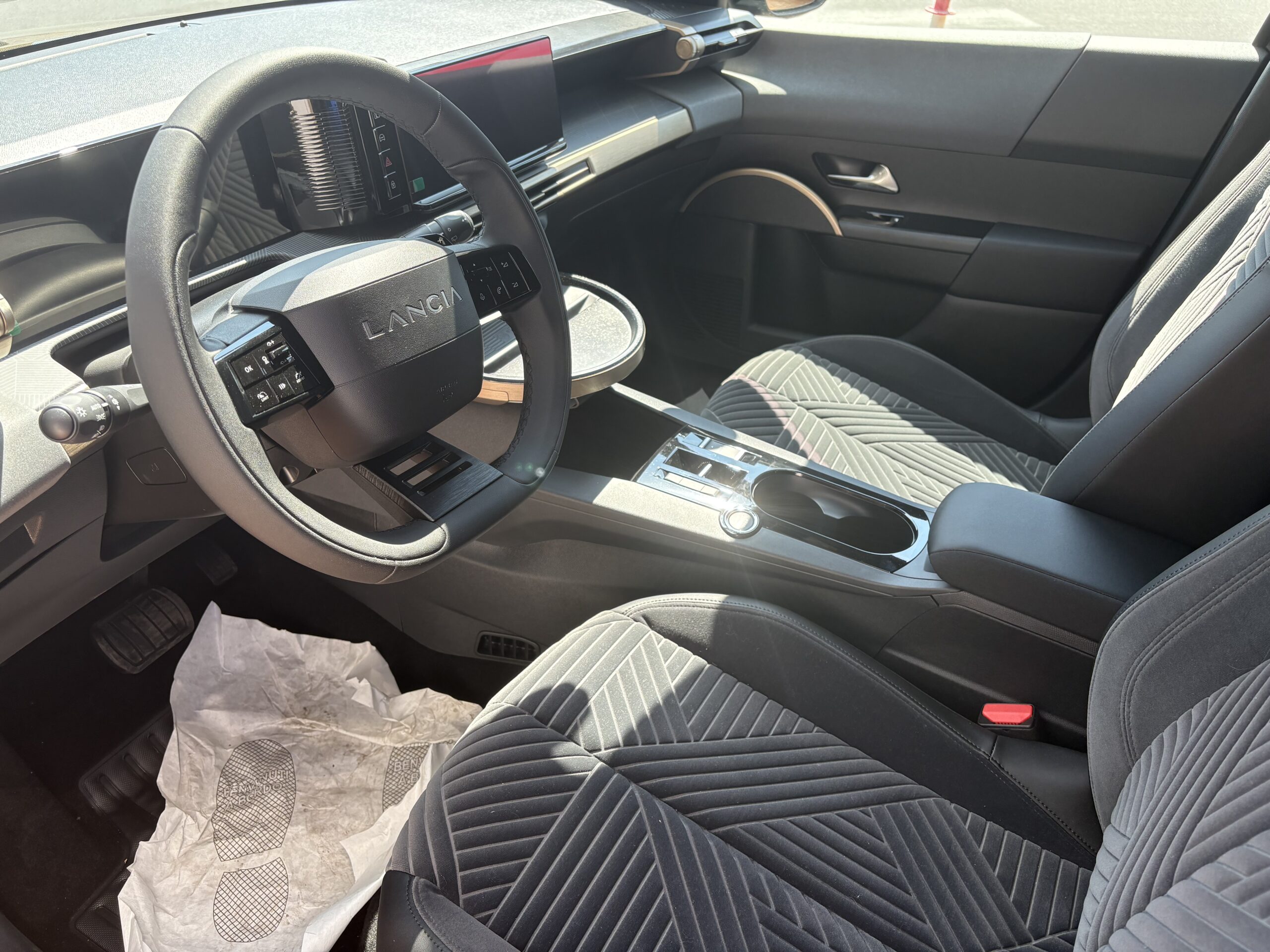 Lancia Ypsilon Hybrid LX 1.2